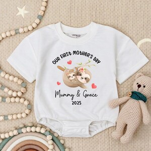 Baby First Mother&#39;s Day Baby Sloth Baby Bodysuit, Natural Mother&#39;s Day Outfit for Baby, Personalized Baby Bodysuit for First Mother&#39;s Day