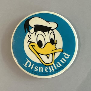 Vintage Disneyland Donald Duck Pin Back Button 1970s Collectible Walt Disney