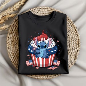 4 juli Stitch Cupcake PNG, patriottische steek sublimatie ontwerp, schattig vuurwerk clipart voor shirts, USA Independence Day download