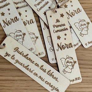 Personalized wooden bookmark for communion (with name, date and drawing). Minimum order: 10 units.