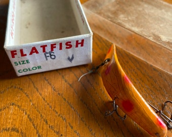 Vintage Helin Tackle company Flatfish Lure with Box F6 Orange with Red Spots