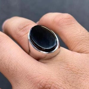 Echter schwarzer Achat handgemachter 925er Sterlingsilberring, hochwertiger schwarzer Aqeeq-Ring, schöne ovale Form schwarzer Aqeeq-Ring