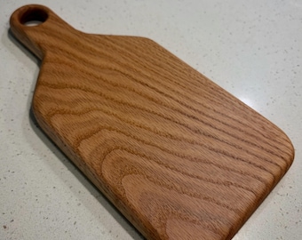 Mini deska do wędlin, mała deska do serwowania, dębowa deska do serów, prezent dla gospodyni, prezent na parapetówkę, rustykalny wystrój kuchni, deska do pływania