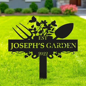 Custom Metal Garden Decor, Personalized Yard Sign, Garden Name Stakes, Metal Garden Art, Flower Sign with Stakes, Gardener Gift, Yard Decor