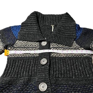 Sweter kardigan Free People z dekoltem w serek, szaro-niebieski, limonkowy, w paski, rozmiar XS zdjęcie 7