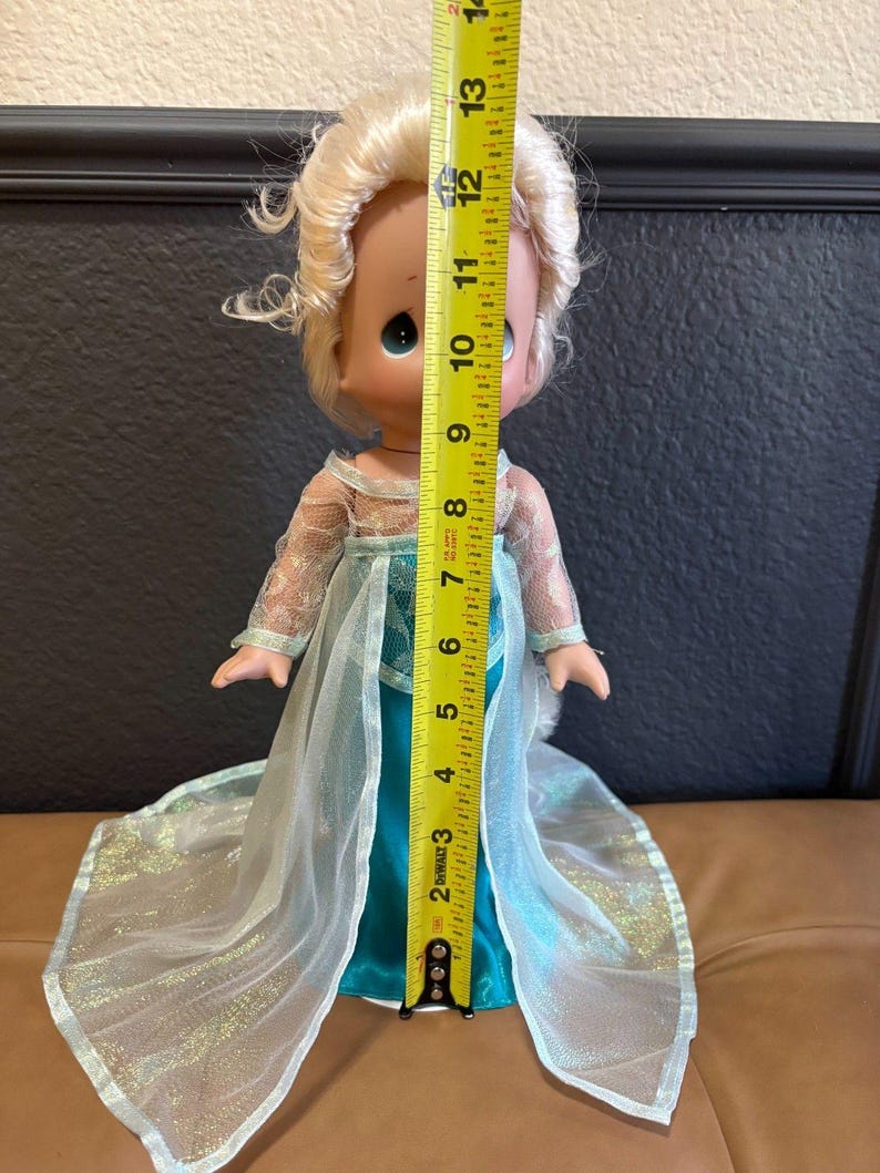 Muñeca Disney Precious Moments Linda Rick Frozen Elsa de 33 cm imagen 2