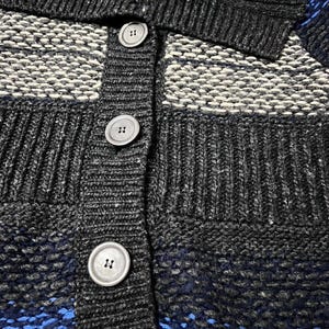 Sweter kardigan Free People z dekoltem w serek, szaro-niebieski, limonkowy, w paski, rozmiar XS zdjęcie 5