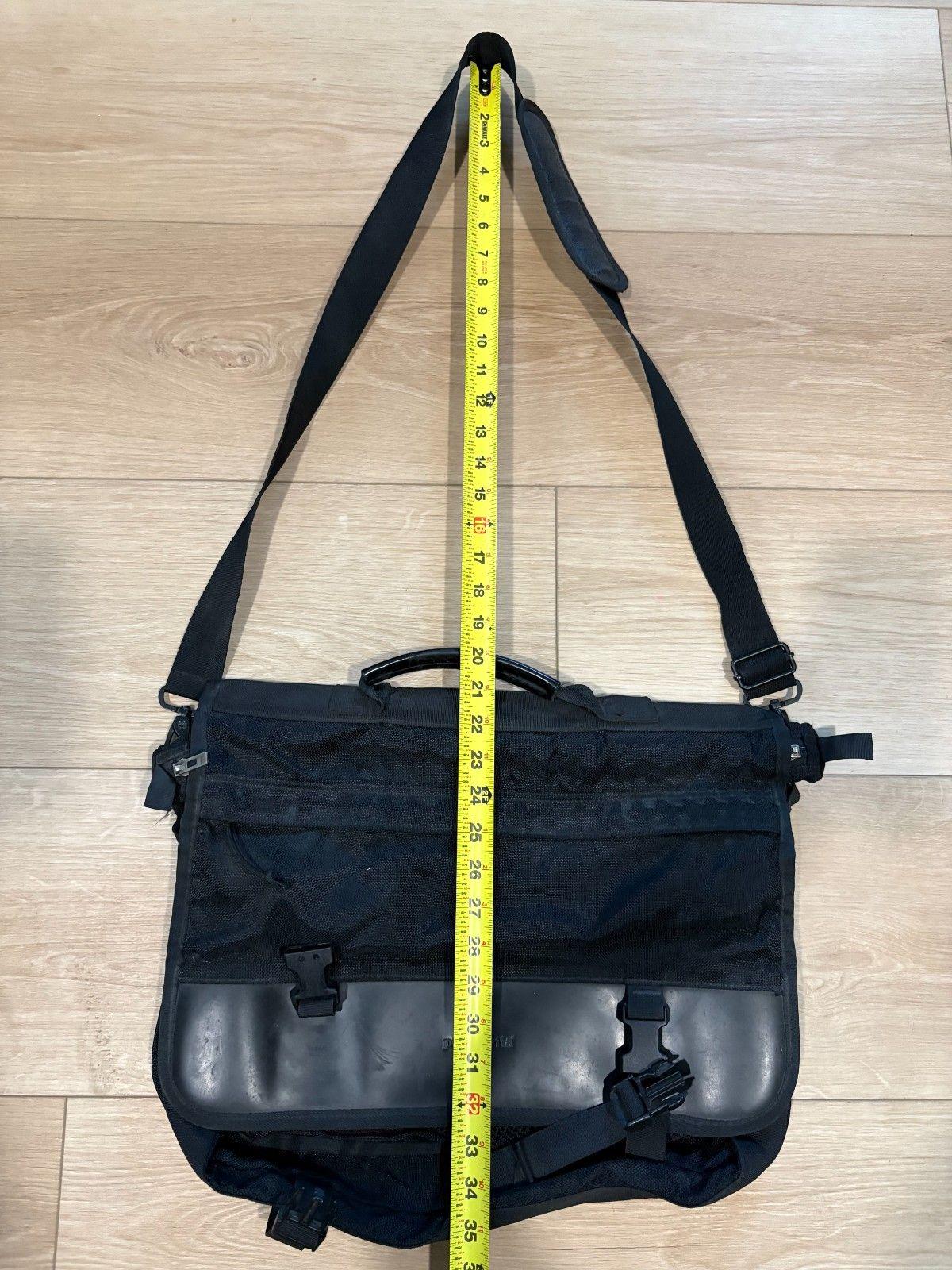 Patagonia Black Messenger Bag Flap Adjustable Strap Laptop