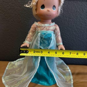 Muñeca Disney Precious Moments Linda Rick Frozen Elsa de 33 cm imagen 3