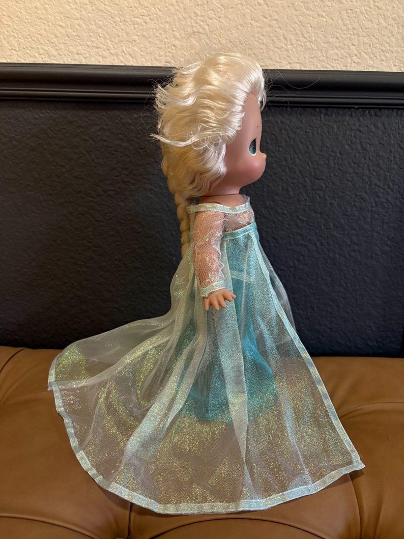 Muñeca Disney Precious Moments Linda Rick Frozen Elsa de 33 cm imagen 4
