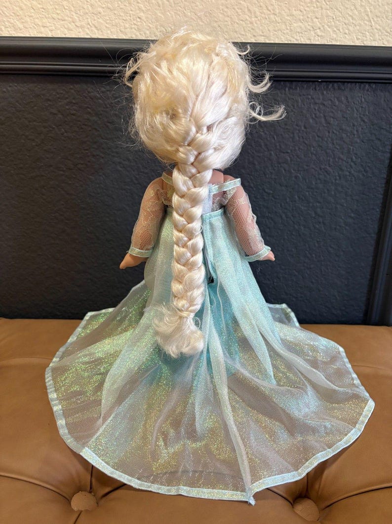 Muñeca Disney Precious Moments Linda Rick Frozen Elsa de 33 cm imagen 5