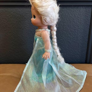 Muñeca Disney Precious Moments Linda Rick Frozen Elsa de 33 cm imagen 6