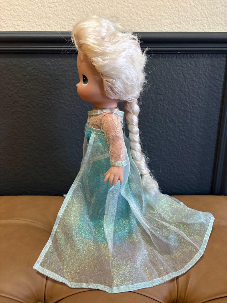 Muñeca Disney Precious Moments Linda Rick Frozen Elsa de 33 cm imagen 6