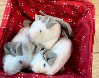Souris Folkmanis dans une boîte rouge marionnettes à doigt 3 souris blanches vintage