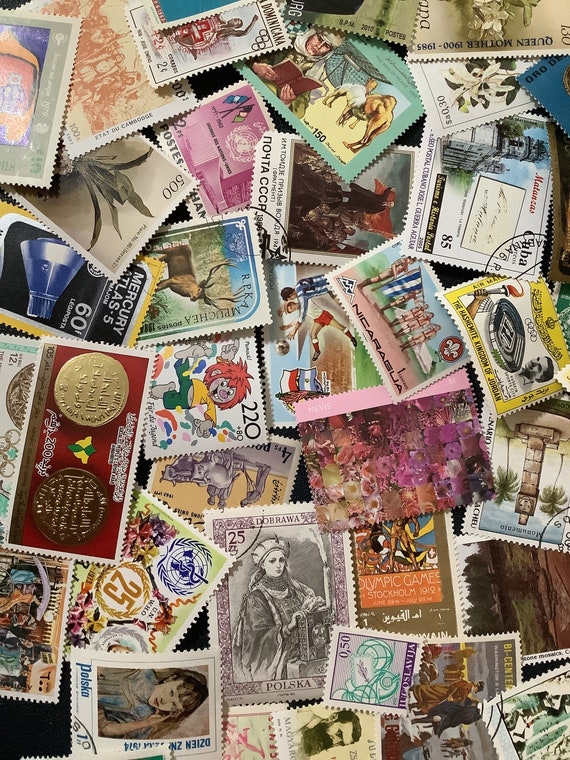 GIANT LOT of 100 Mint Lightly Cancelled World Postage Stamps