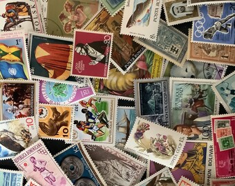 GIANT LOT of 100 Mint Lightly Cancelled World Postage Stamps  crafting collage cards journals atc scrapbook stamp collecting stamp albums