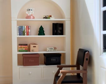 Estantería arqueada a escala 1:6/12 – Mueble en miniatura para casa de muñecas