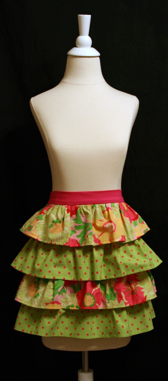 Items similar to Dots Ruffle Half Apron on Etsy