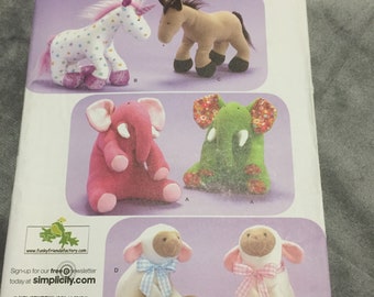 Sewing Pattern, Simplicity 2921, Craft Pattern, Plush Horse, Unicorn, Elephant and Lamb.