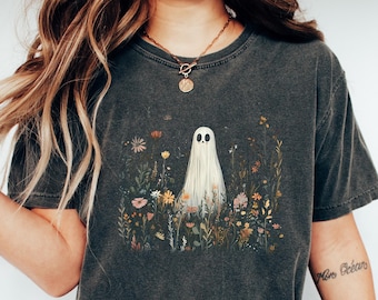 Halloween Floral Ghost Comfort  T-shirt, Floral Ghost Shirt, Spooky Season Tee, Halloween Party Outfit, Cute Halloween Womens Clothing Gifts