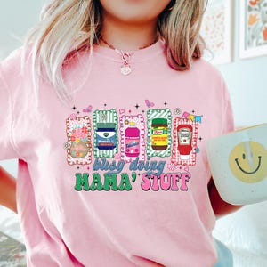 Camiseta Latina Mom Busy Doing Mama Stuff Tee, Sudadera Española de Maternidad, Sudadera Retro Día De La Madre, Regalo para Mamá Mexicana