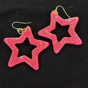 Rote Sterne Ohrringe mit Goldglitter funkelt
