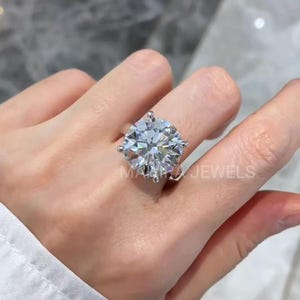 10Carat Lab Grown Diamond Ring Round Diamond Engagement Ring 10Ct Round Diamond Wedding Ring For Bridal Huge Solitaire Diamond Ring For Her