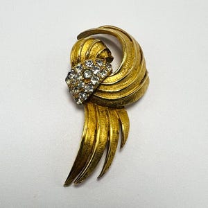 Vintage Gold Tone Abstract Feather Brooch Rhinestone Versatile Wings Ribbons Pin