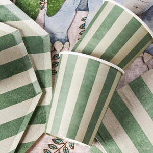 Groen en beige gestreepte feestbekers