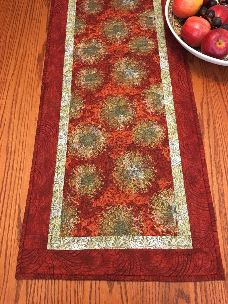 Holiday Table Runner Red Gold Regal Image 0