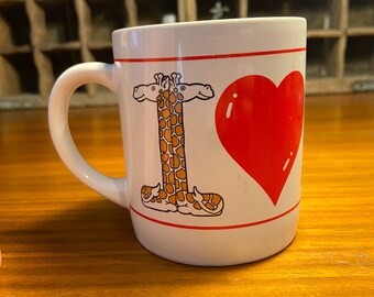 Vintage 1983 "I Love Zoo" Coffee Mug: Giraffe & Heart Graphic