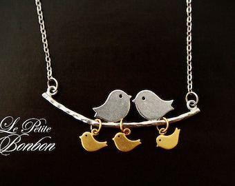 Mom Dad and Children Family birds on a leaf branch in ombre style necklace