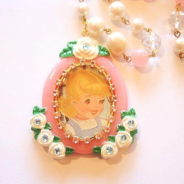 Vintage doll cameo necklace