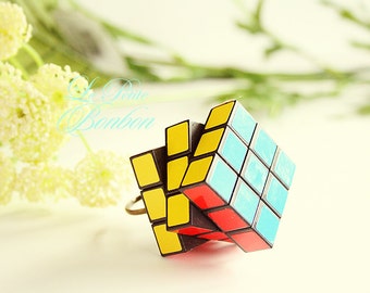 Mini Rubiks cube on the go ring