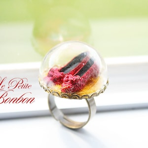 Dorothy Ruby Red Glitter slippers shoes glass globe scallop ring