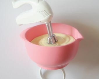 Hand Mixer and bowl ring