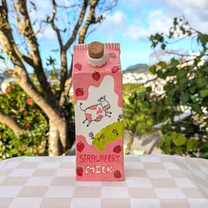 Handgemachte Keramik Milchtüte - Erdbeermilchtüte - Kawaii Rosa Vase - Süßes Erdbeermilchkännchen - Wunderliche Keramikmilchtüte