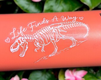 Jurassic Park Aufkleber, Das Leben findet einen Weg, Nostalgie-Aufkleber, Transparenter Aufkleber, Laptop-Wasserflasche, Wetterfest, Trinkbecher Hydroflask
