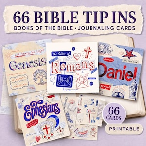 Pode incluir: Um conjunto de 66 cartões de diário bíblico com ilustrações coloridas e texto para livros da Bíblia, incluindo Gênesis, Romanos, Daniel e Efésios. Os cartões exibem vários motivos religiosos, elementos desenhados à mão e letras manuscritas.