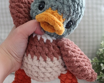 SOFORT LIEFERBAR Handgefertigtes Häkeln einer Stockente Ente Plüschi - Weiches Decken-Garn