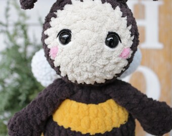 READY TO SHIP Humphrey the Bee - Amigurumi Plushie - Soft Blanket Yarn