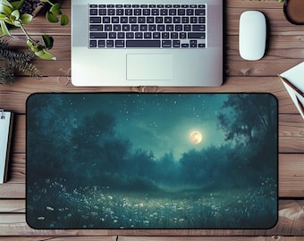 Alfombrilla de escritorio Bosque Iluminado por la Luna, accesorio de espacio de trabajo inspirado en la naturaleza.