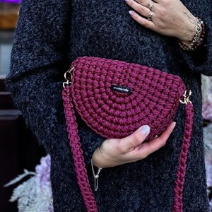 Easy Crochet Bag Pattern & Handmade Bags, Crochet Half Moon Bag Pattern ...