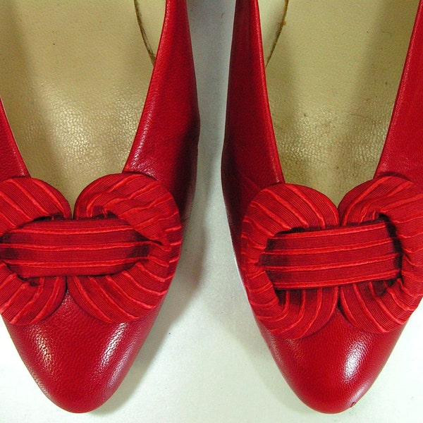 vintage bandolino bow pumps shoes womens 6.5 m b italian heels 1970's vintage retro fashion