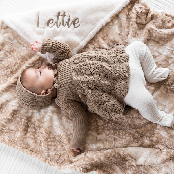 Couverture personnalisée pour bébé, beige fauve et dos minky au choix, cadeau de baby shower, couverture pour nouveau-né, couverture pour bébé marron fauve