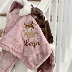 Couverture personnalisée pour bébé, couverture brodée vache Highland pour fille, cadeau nouveau-né vache, cadeau baby shower
