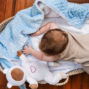 Personalized Baby Blanket, White Hide and You Choose the Dot Minky Baby Blanket, Newborn Girl or Newborn Boy, Baby shower gift