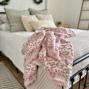 Adult blanket, Adult Gift, Adult Wild Lynx Woodrose Blanket, Personalized adult Blanket, Faux fur Minky Blanket, Mother&#39;s Day gift,Gift