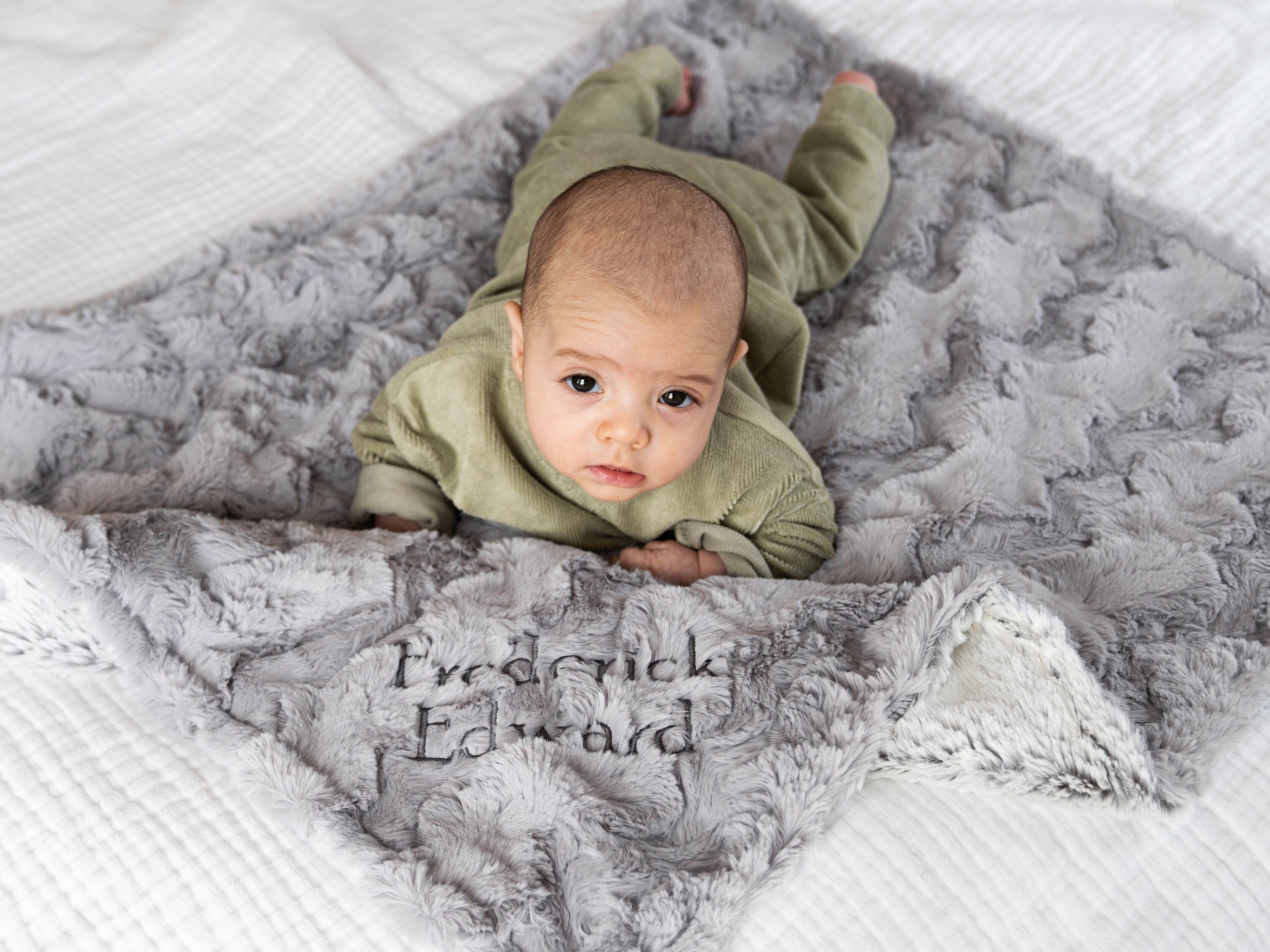 Bebe reversible shaggy throw sale