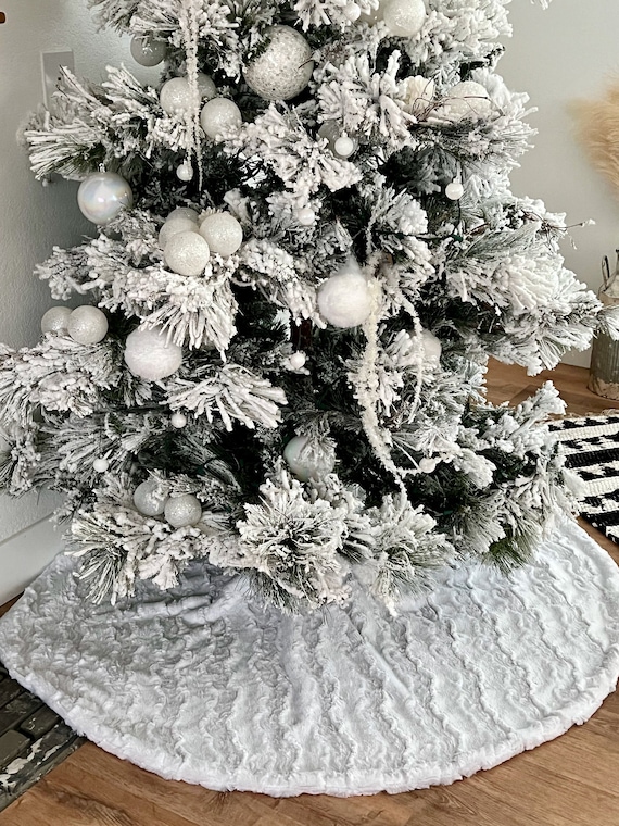 Reversible Minky Christmas Snow White Glacier Tree Skirt Christmas Tree Decor Double Sided Tree Skirt Minimalist Christmas Decorations Etsy